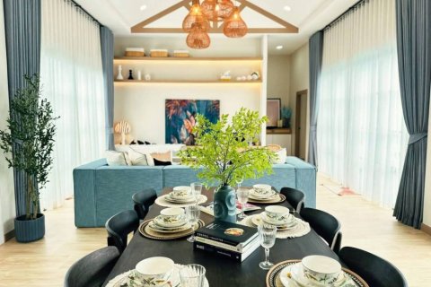 Chalet de 3 dormitorios en Pattaya, Tailandia № 132692 - foto 4