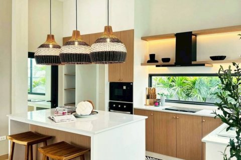 Chalet de 3 dormitorios en Pattaya, Tailandia № 132692 - foto 7