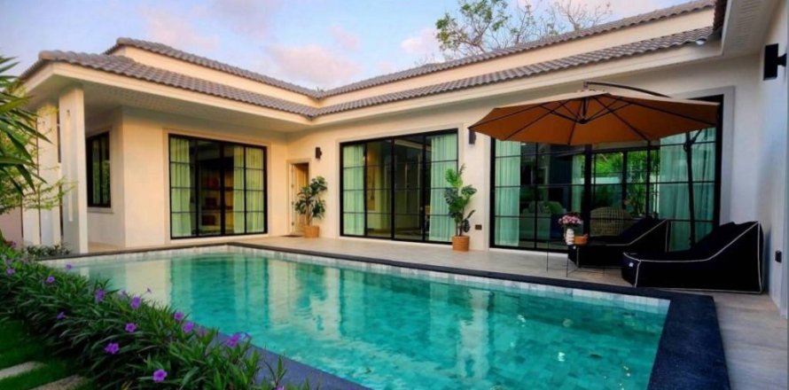 Chalet de 3 dormitorios en Pattaya, Tailandia № 132692