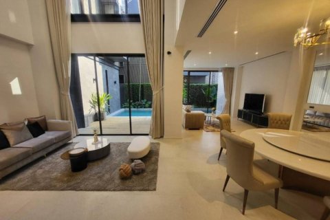 Dúplex de 4 dormitorios en Wang Thonglang, Bangkok, Tailandia № 132691 - foto 3