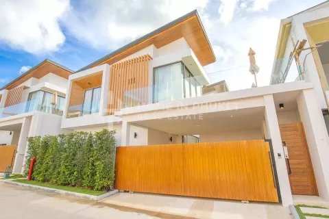 Casa de 3 dormitorios en Phuket, Tailandia № 131183