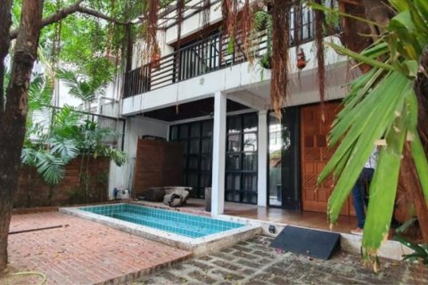 Condo à Bang Rak, Bangkok, Thaïlande, 4 chambres № 123743 - photo 15