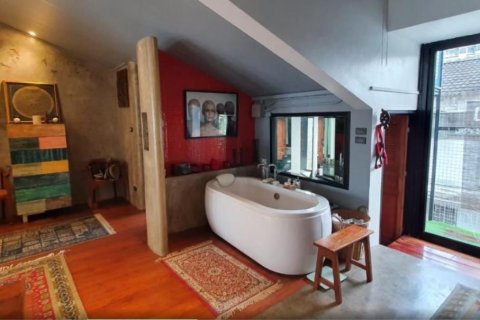 Condo à Bang Rak, Bangkok, Thaïlande, 4 chambres № 123743 - photo 3