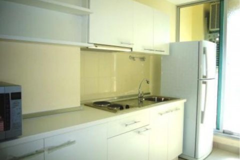 Condominio de 1 dormitorio en Watthana, Bangkok, Tailandia № 123741 - foto 4
