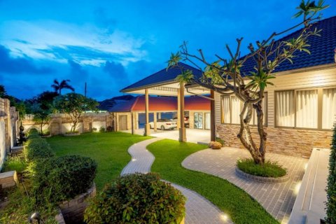 Maison à Pattaya, Thaïlande 4 chambres № 132520