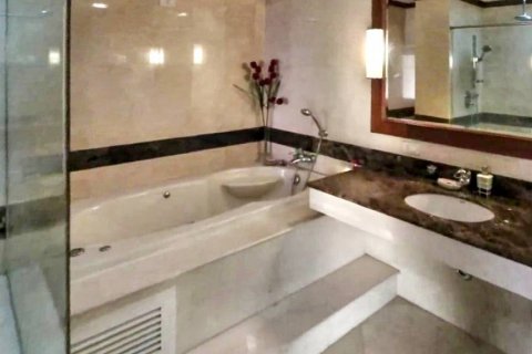 Dúplex de 3 dormitorios en Bangkok, Tailandia № 125986 - foto 8