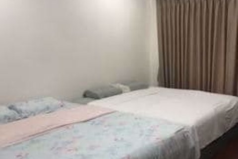 Casa de 4 dormitorios en Phra Khanong, Bangkok, Tailandia № 76499 - foto 4