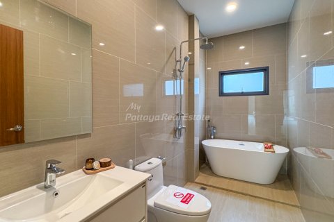 Casa de 3 dormitorios en Bang Lamung, Tailandia № 125727 - foto 10