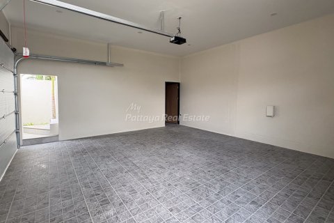 Casa de 3 dormitorios en Bang Lamung, Tailandia № 125727 - foto 15