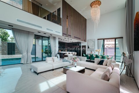 Casa de 5 dormitorios en Pattaya, Tailandia № 125731 - foto 3