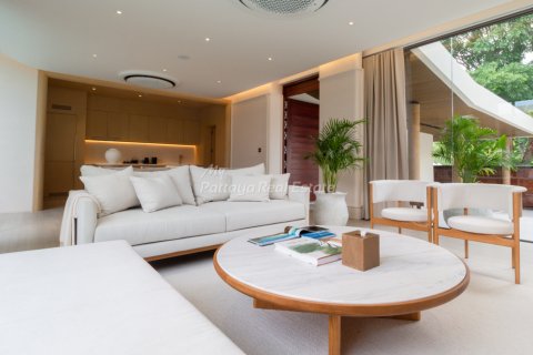 Casa de 3 dormitorios en Pattaya, Tailandia № 125729 - foto 11