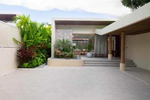 Casa de 3 dormitorios en Pattaya, Tailandia № 125729 - foto 2