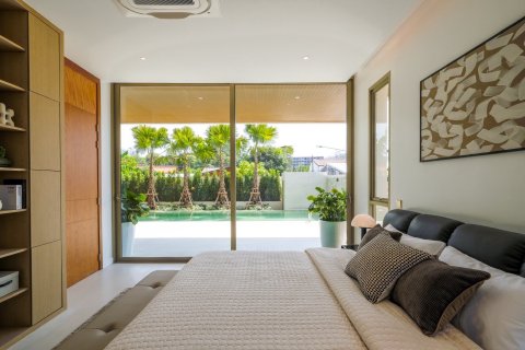 Villa in Bang Tao, Thailand 4 bedrooms № 70777 - photo 9