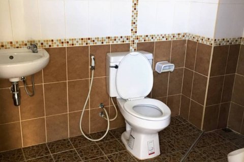 Adosado de 4 dormitorios en Phrae, Tailandia № 132656 - foto 7