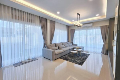 Villa in Pattaya, Thailand 3 Schlafzimmer № 132657 - Foto 2