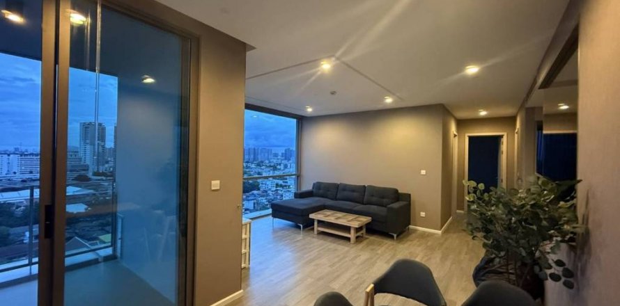 Condominio de 2 dormitorios en Bang Sue, Bangkok, Tailandia № 132653