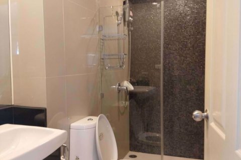 Condominio de 2 dormitorios en Phasi Charoen, Bangkok, Tailandia № 76187 - foto 16