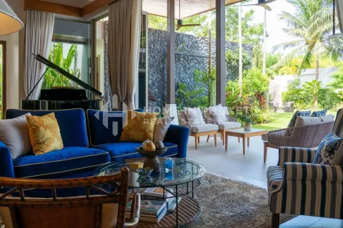 Casa de 4 dormitorios en Bang Tao, Tailandia № 131929 - foto 4