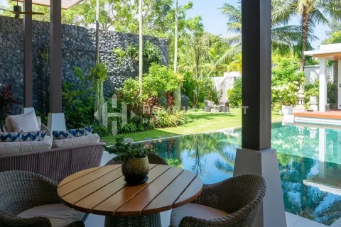 Casa de 4 dormitorios en Bang Tao, Tailandia № 131929 - foto 3
