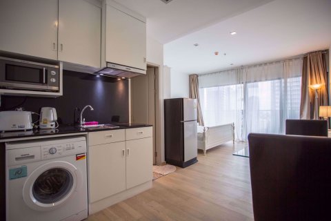 Studio in the Condo in Bangkok, Thailand in Noble Refine  № 77692