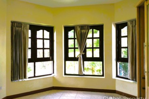 Casa de 5 dormitorios en Pattaya, Tailandia № 81904 - foto 22