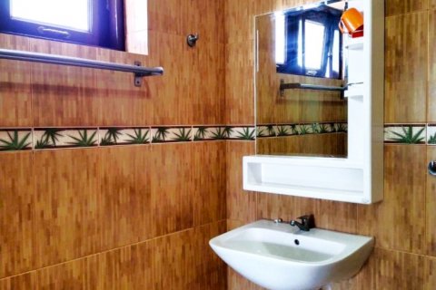 Casa de 5 dormitorios en Pattaya, Tailandia № 81904 - foto 15
