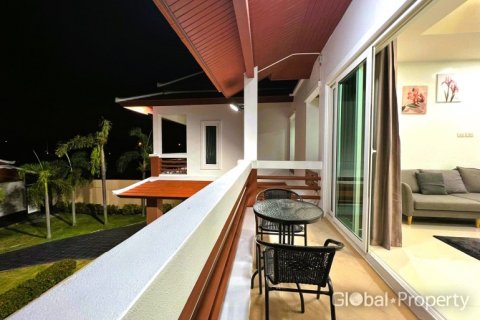 Casa de 6 dormitorios en Pattaya, Tailandia № 81903 - foto 15