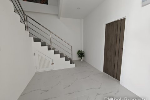 Haus in Pattaya, Thailand 4 Schlafzimmer № 144372 - Foto 13