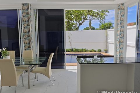 Haus in Pattaya, Thailand 4 Schlafzimmer № 144372 - Foto 4