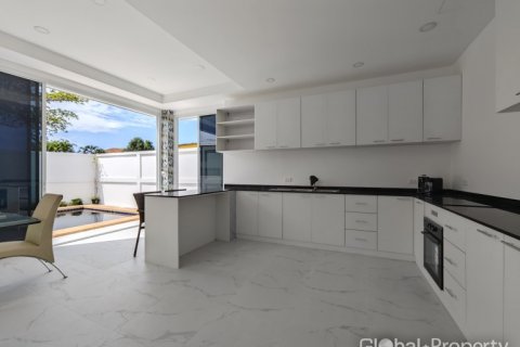 Haus in Pattaya, Thailand 4 Schlafzimmer № 144372 - Foto 10