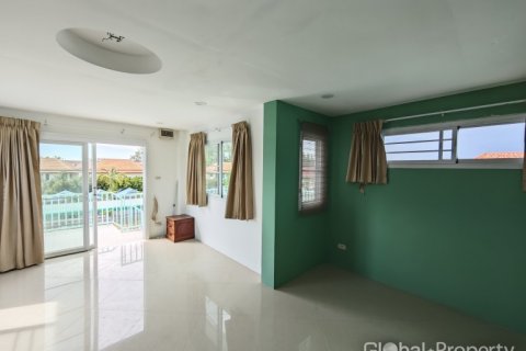 Local comercial 350 m2 en Pattaya, Tailandia № 144374 - foto 13