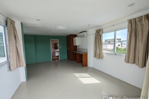 Local comercial 350 m2 en Pattaya, Tailandia № 144374 - foto 14