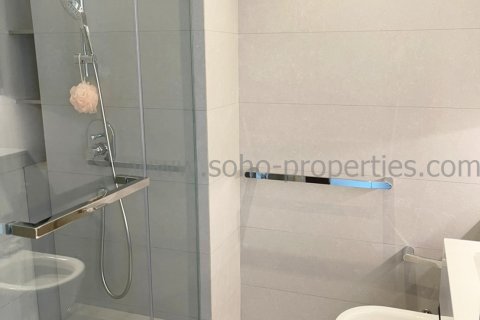 Condominio de 3 dormitorios en Bangkok, Tailandia № 143534 - foto 24