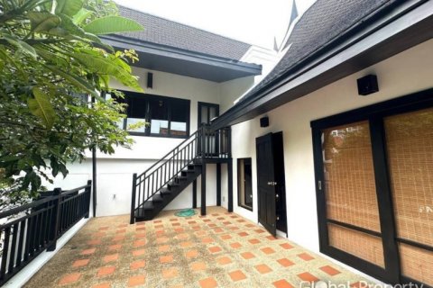 Casa de 4 dormitorios en Pattaya, Tailandia № 144373 - foto 16