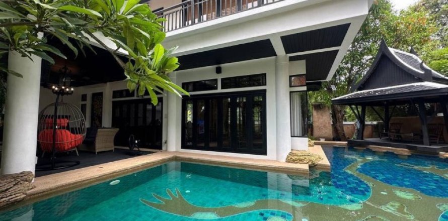 Casa de 4 dormitorios en Pattaya, Tailandia № 144373