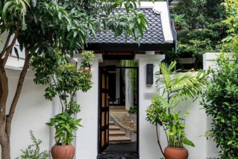 Casa de 4 dormitorios en Pattaya, Tailandia № 144373 - foto 18