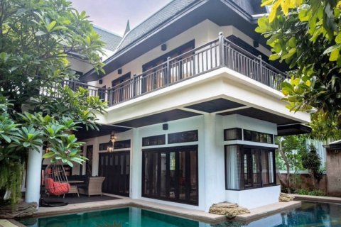 Casa de 4 dormitorios en Pattaya, Tailandia № 144373 - foto 17