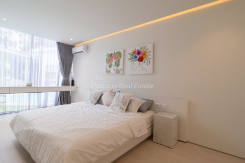 Condominio de 2 dormitorios en Bang Lamung, Tailandia № 125705 - foto 11