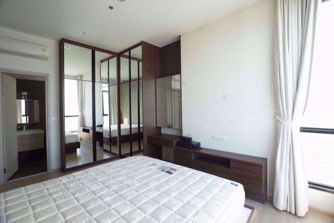 Condominio de 2 dormitorios en Huai Khwang, Bangkok, Tailandia № 76176 - foto 7