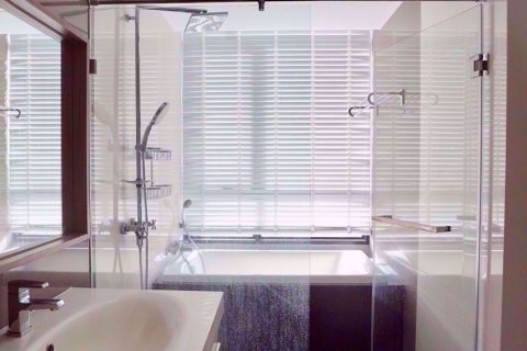 Condominio de 2 dormitorios en Huai Khwang, Bangkok, Tailandia № 76176 - foto 9