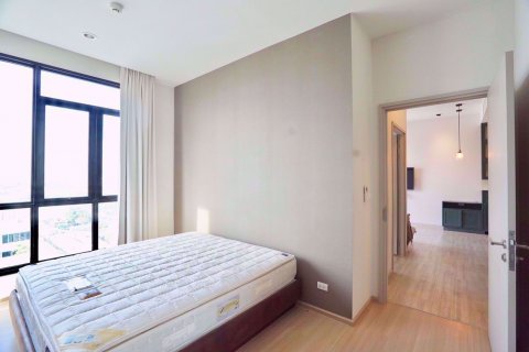Condominio de 2 dormitorios en Huai Khwang, Bangkok, Tailandia № 76176 - foto 5