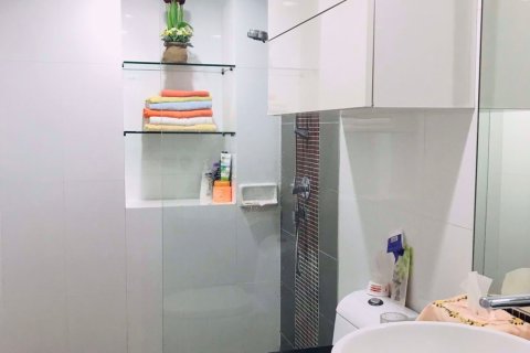 Condominio de 2 dormitorios en Bang Na, Bangkok, Tailandia № 76182 - foto 13