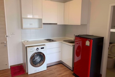Condo in Bang Na, Bangkok, Thailand, 1 bedroom  № 76179 - photo 2