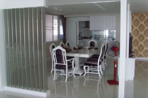 Condo à Watthana, Bangkok, Thaïlande, 3 chambres № 76181 - photo 3