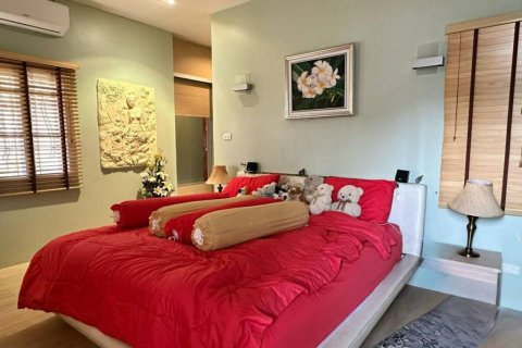 Casa de 3 dormitorios en Phuket, Tailandia № 115999 - foto 4