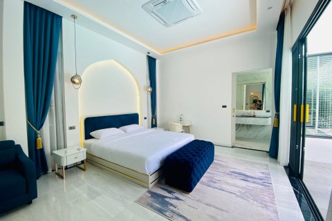 Chalet de 3 dormitorios en Bang Tao, Tailandia № 75719 - foto 8