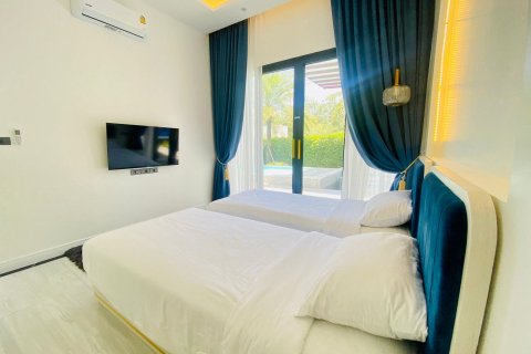 Chalet de 3 dormitorios en Bang Tao, Tailandia № 75719 - foto 12