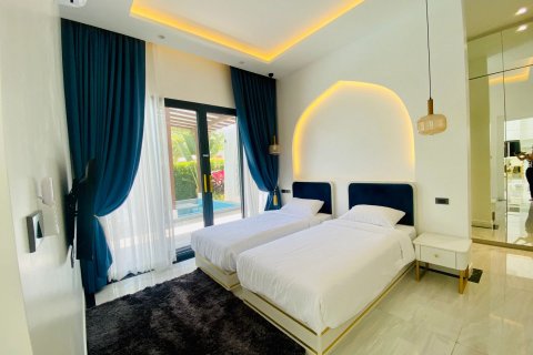 Chalet de 3 dormitorios en Bang Tao, Tailandia № 75719 - foto 16