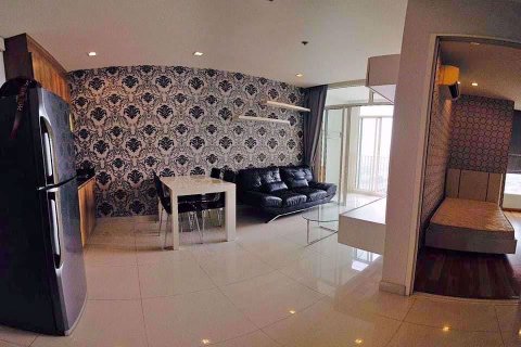 Condominio de 2 dormitorios en Ratchathewi, Bangkok, Tailandia № 77134 - foto 2