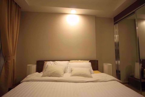 Condominio de 1 dormitorio en Huai Khwang, Bangkok, Tailandia № 77137 - foto 9